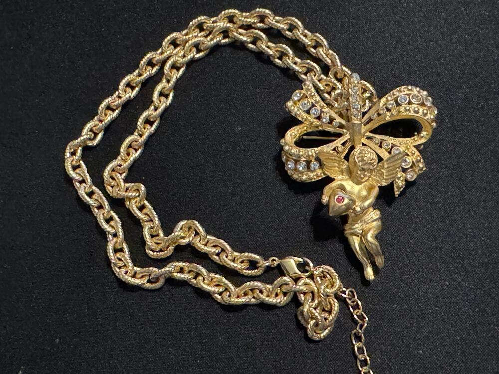 JBK Jacqueline Kennedy Camrose & Cross Cherub Necklace 18in